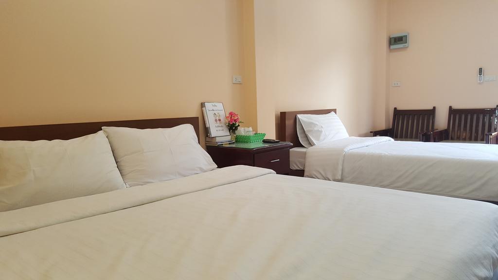Jirasin Hotel & Apartment Ranong Quarto foto