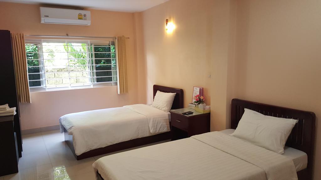 Jirasin Hotel & Apartment Ranong Quarto foto