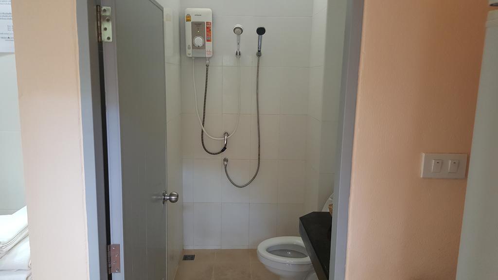 Jirasin Hotel & Apartment Ranong Exterior foto